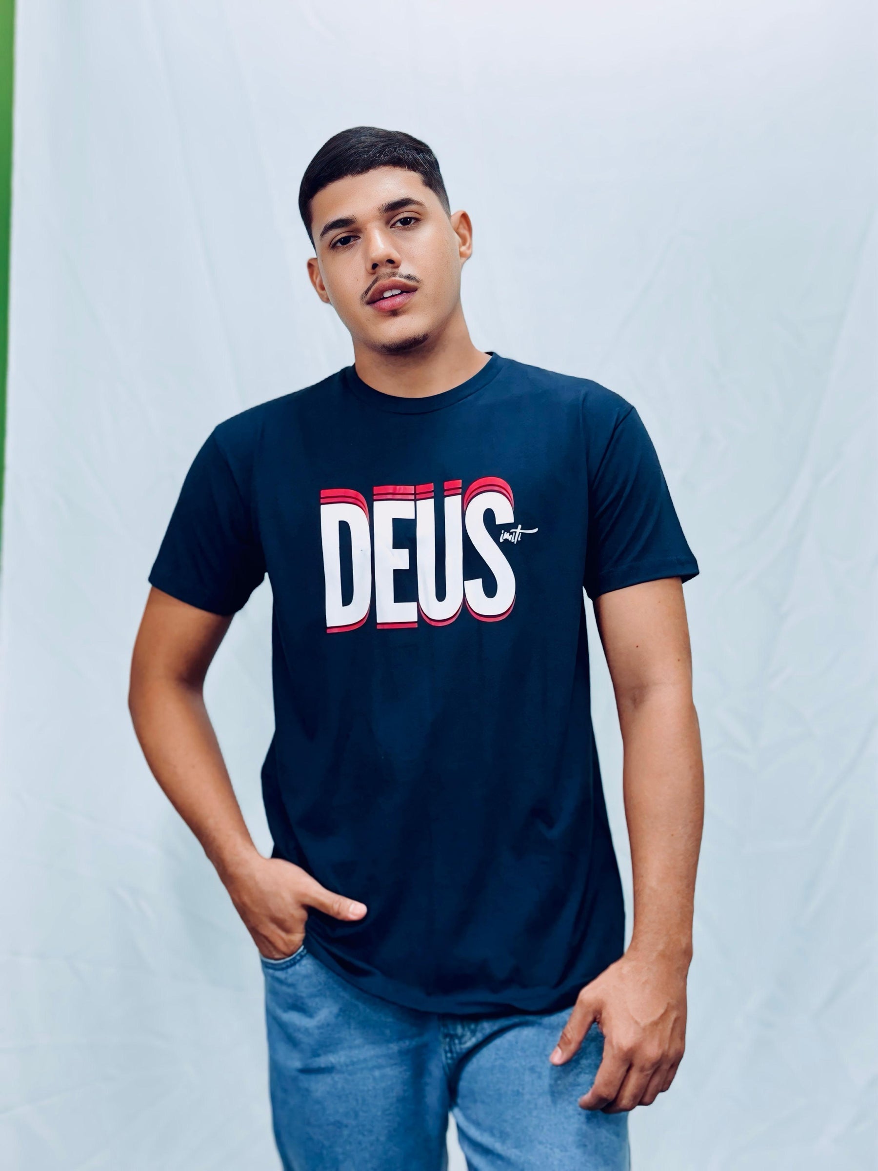 Camiseta Deus