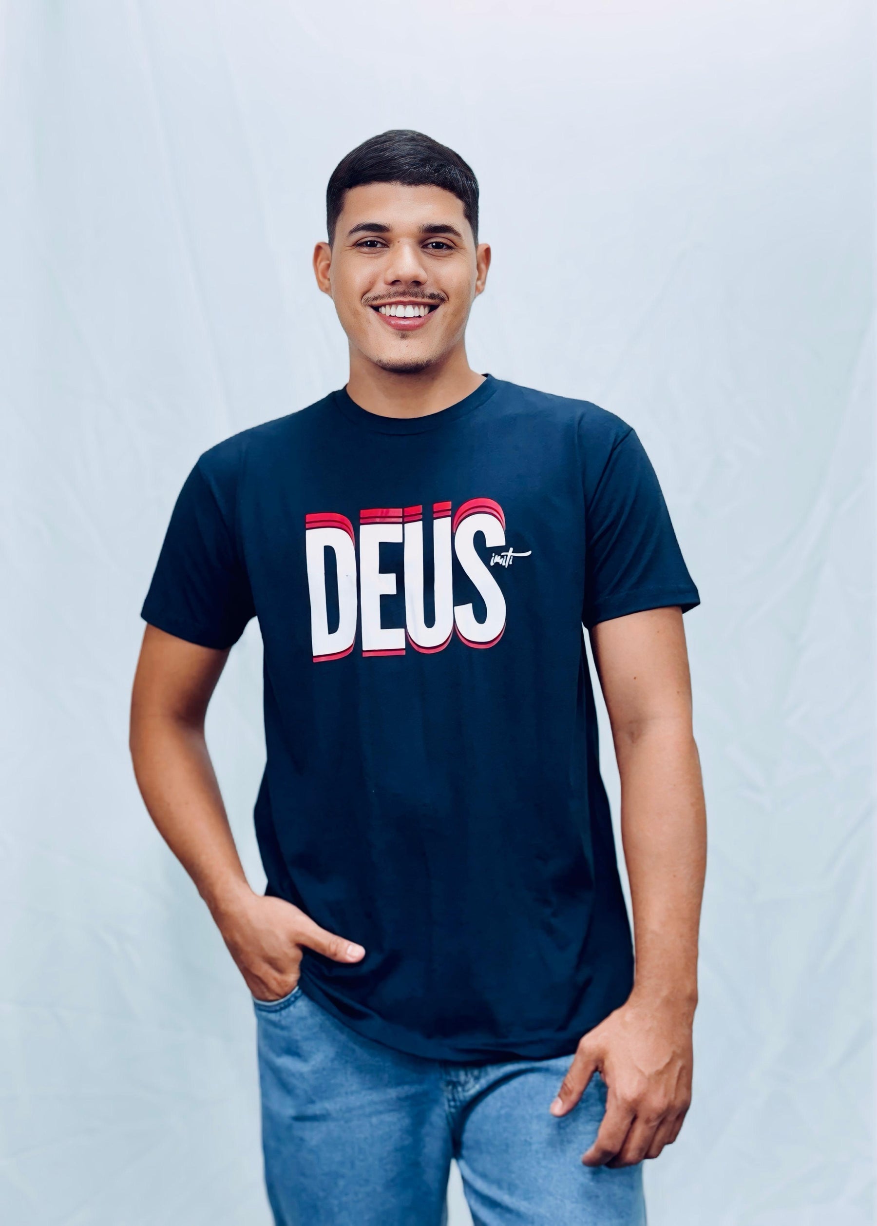 Camiseta Deus