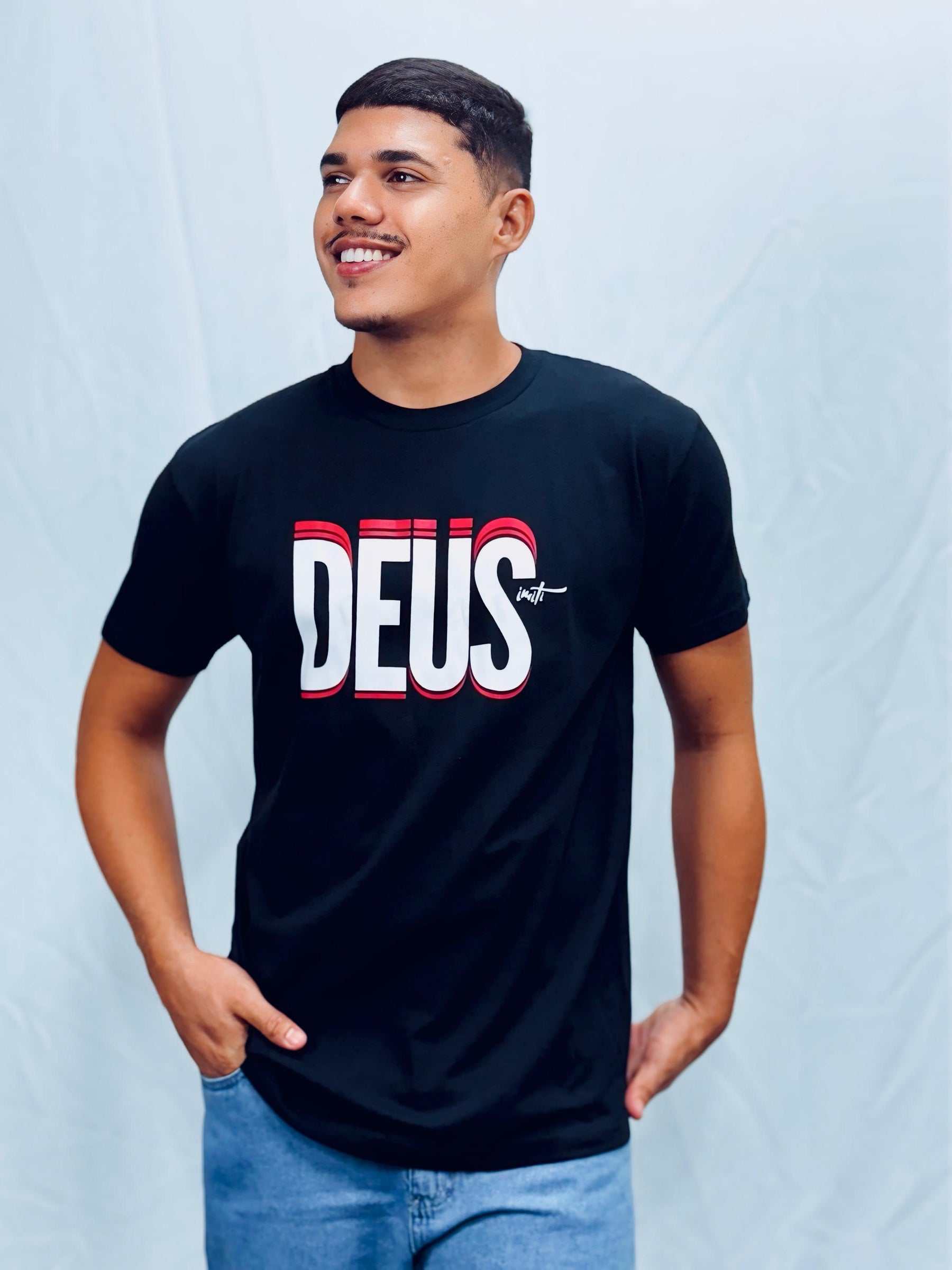 Camiseta Deus